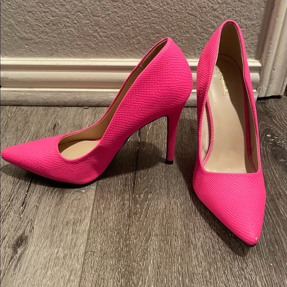 Women’s 9 Hot Pink Heels